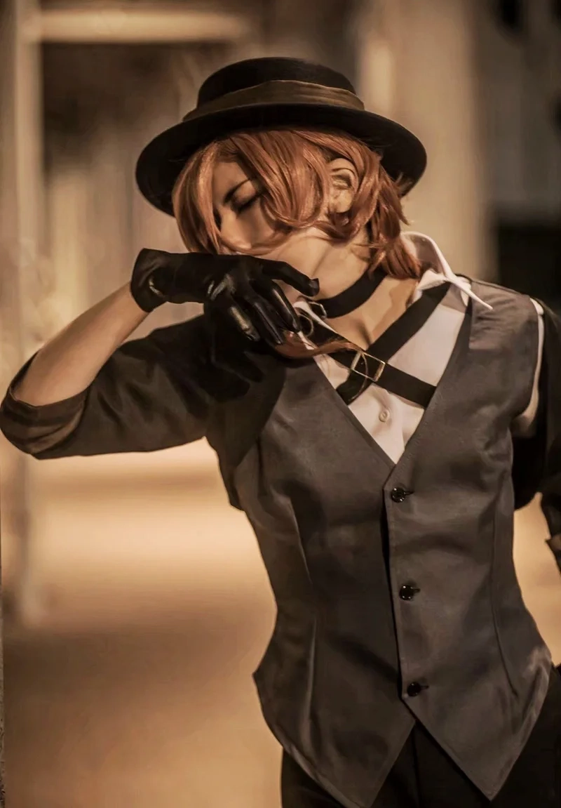 Chuuya cosplay được yêu thích nhờ khí chất bùng nổ