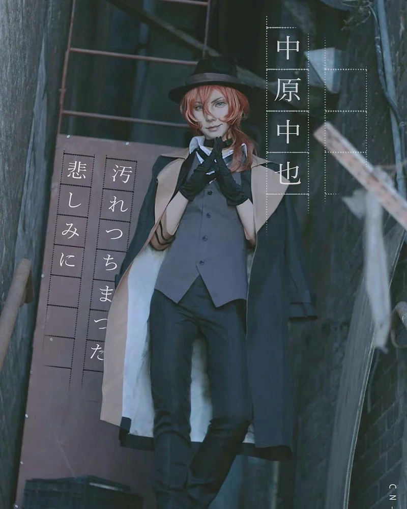 Nakahara Chuuya cosplay được fan yêu thích nhờ style cực chất