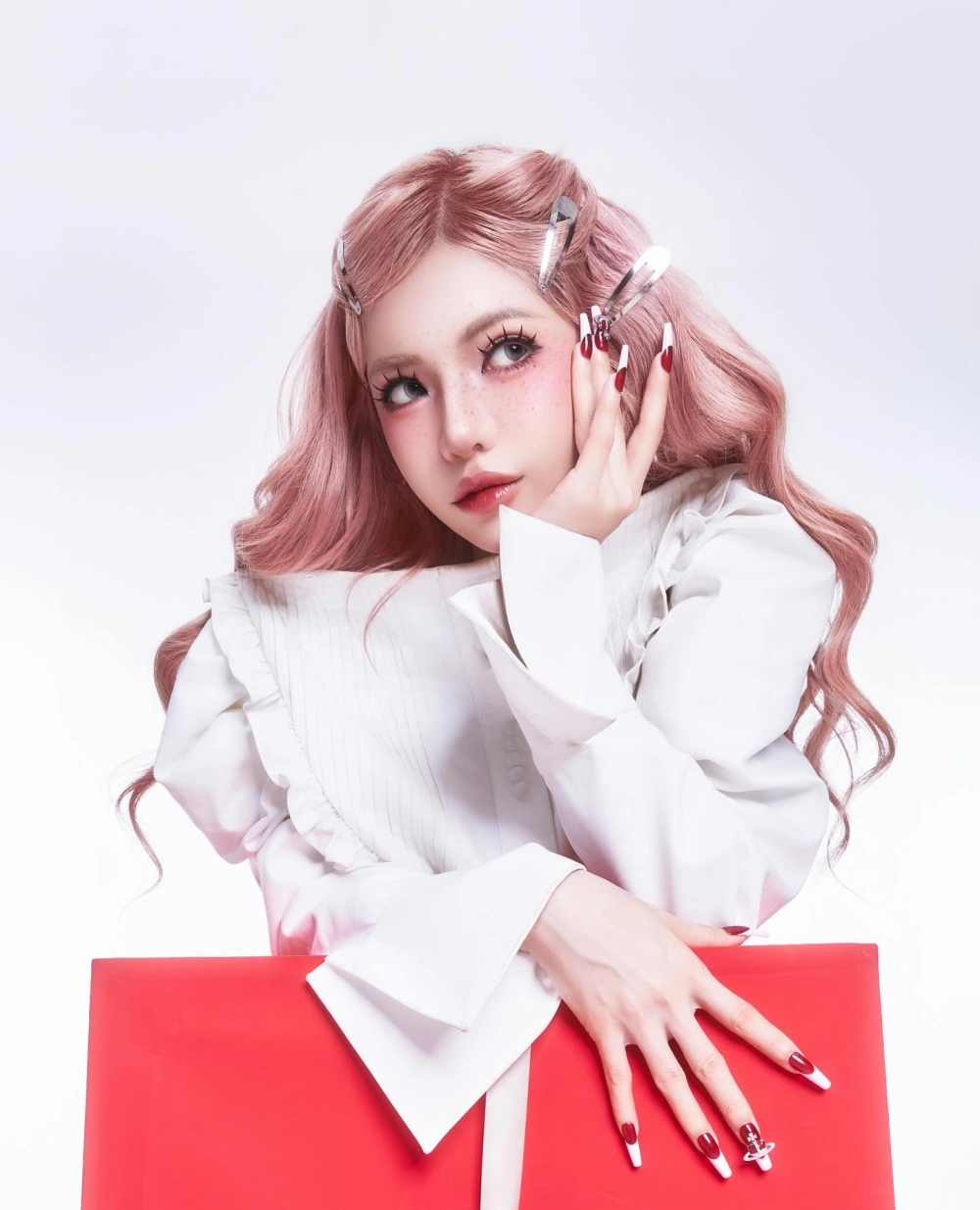 Bất ngờ với chiều cao của ciin khi đứng cạnh idol khác