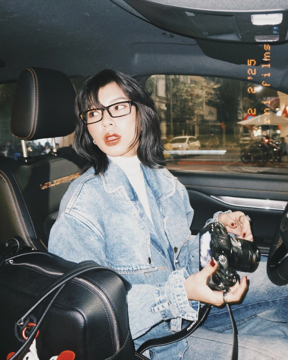 Khám phá đồng ánh quỳnh threads và những chia sẻ của cô trên mạng xã hội