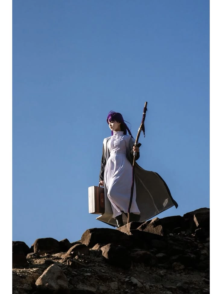 Cosplay Fern tái hiện phong thái lạnh lùng chuẩn từng chi tiết