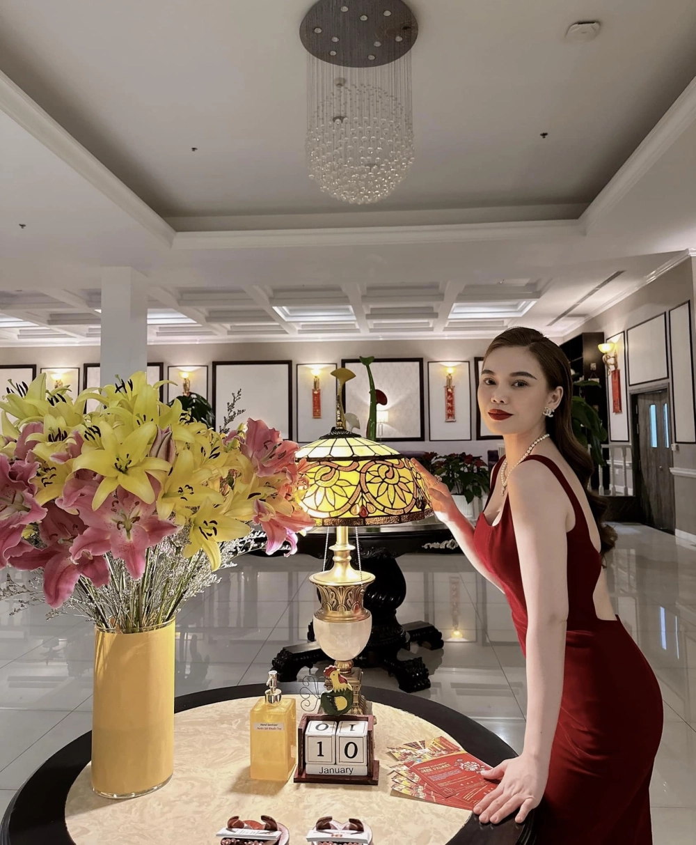 Tìm hiểu về độ tuổi và sự nghiệp của Giang Hồng Ngọc
