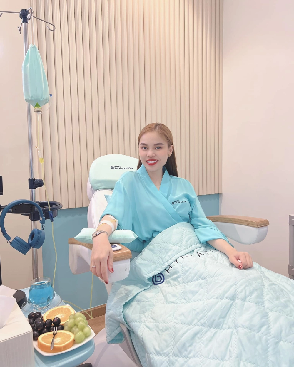 Cảm xúc vỡ òa với Trời còn mưa mãi Giang Hồng Ngọc