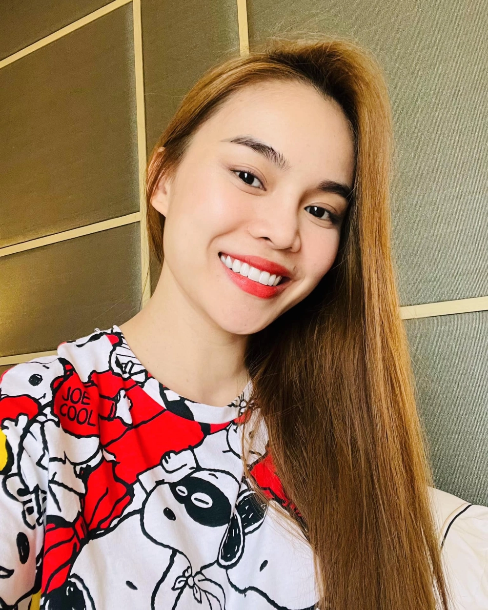 Lắng nghe ca khúc Thôi Giang Hồng Ngọc đầy cảm xúc và mạnh mẽ