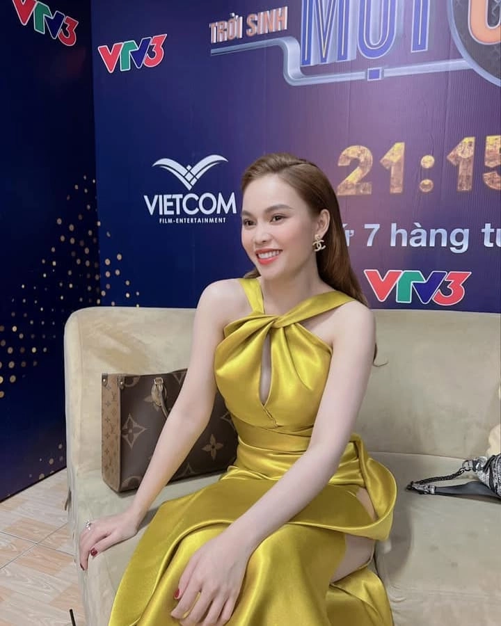 Khám phá bộ sưu tập nhạc Giang Hồng Ngọc và những ca khúc hit của cô ấy