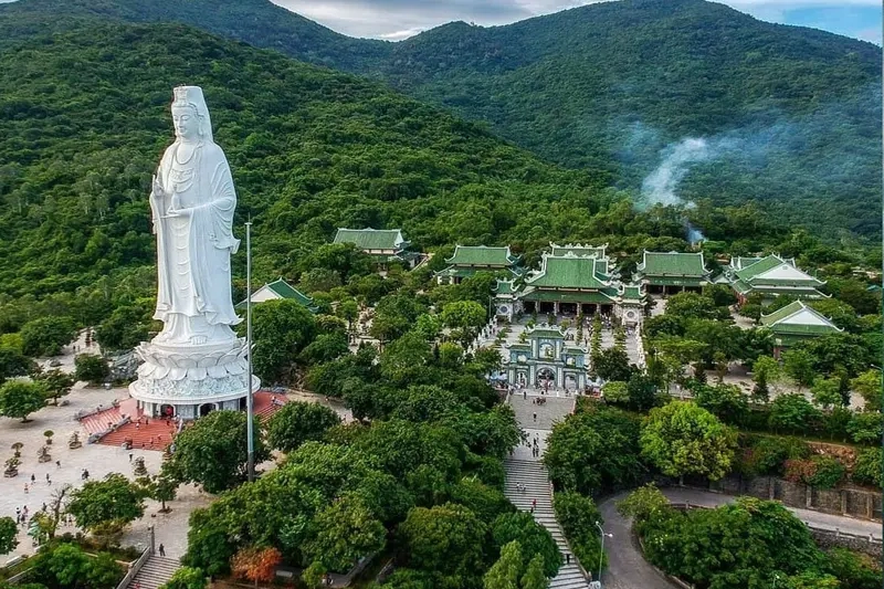 Tượng Phật Chùa Linh Ứng Đà Nẵng là công trình Phật giáo vĩ đại tại Đà Nẵng
