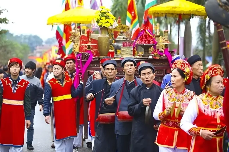 Lễ hội chùa Dâu Bắc Ninh thu hút hàng vạn khách thập phương