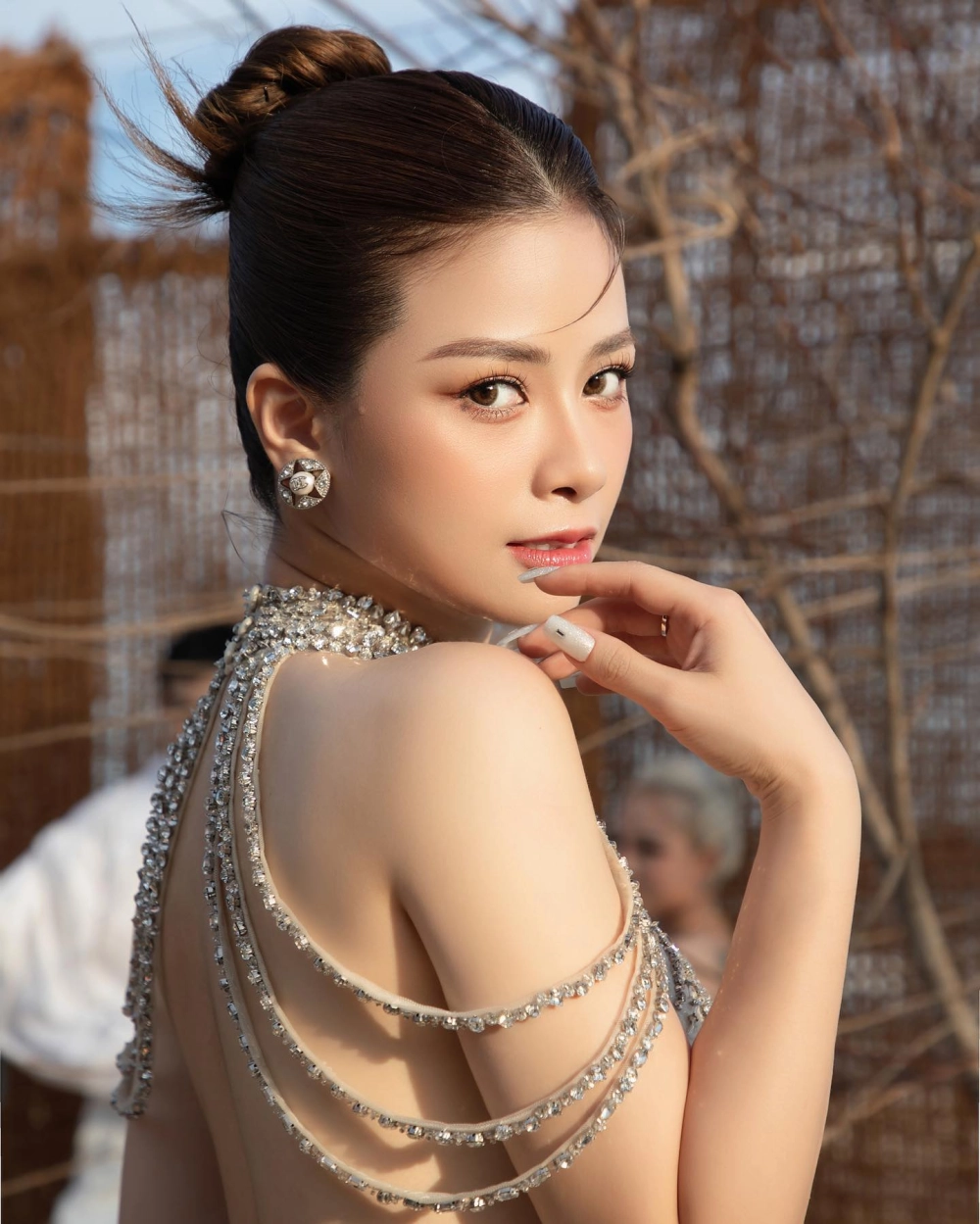 Thưởng thức Hoa cỏ mùa xuân Dương Hoàng Yến và cảm nhận không gian ấm áp của mùa xuân