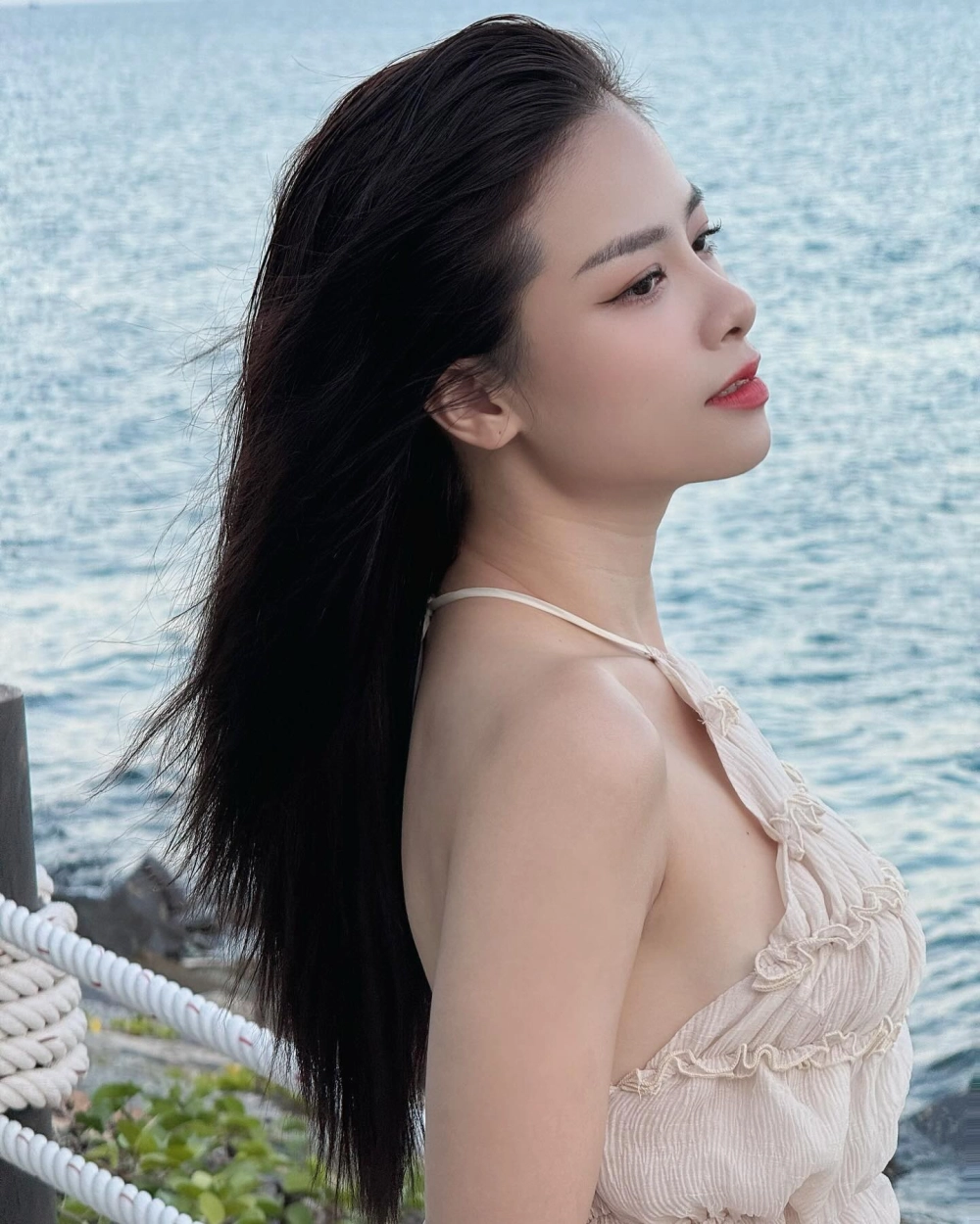 Khám phá Lời bài hát chiếc khăn piêu Dương Hoàng Yến và những cảm xúc trong bài hát này