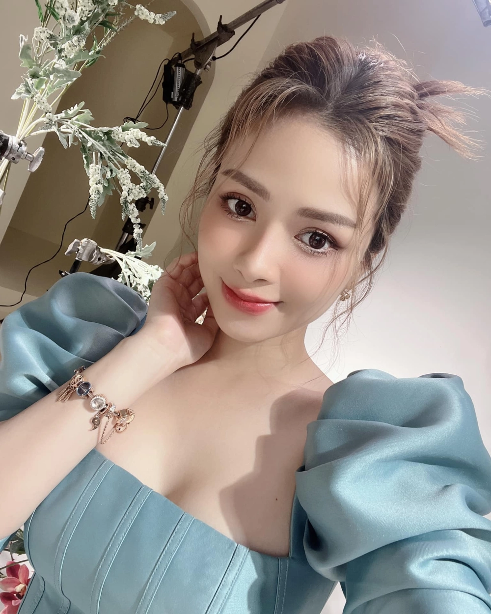 Cảm nhận lời ca sâu lắng trong Lời bài hát Dương Hoàng Yến biển người nhân gian