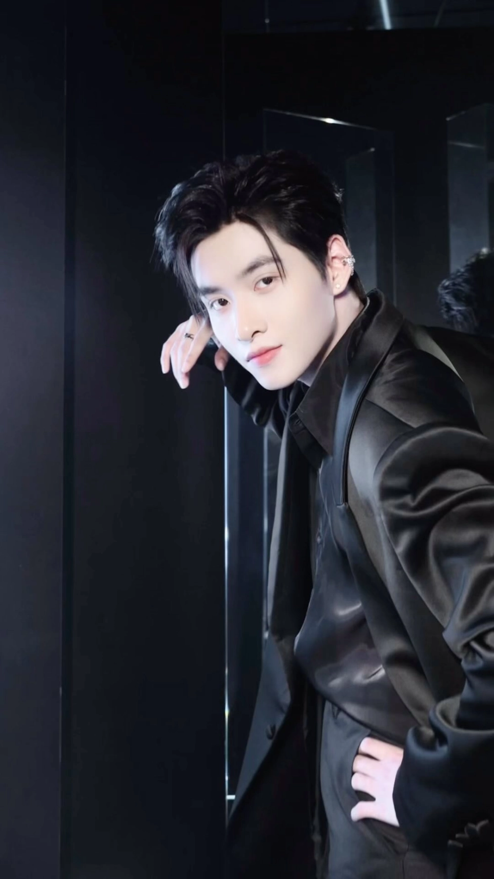 TikTok Hùng Huỳnh ngập tràn clip triệu view của fan edit