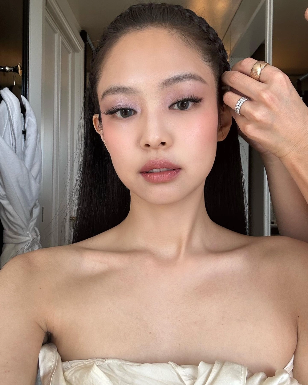Solo lyrics Jennie English, bản hit quốc tế