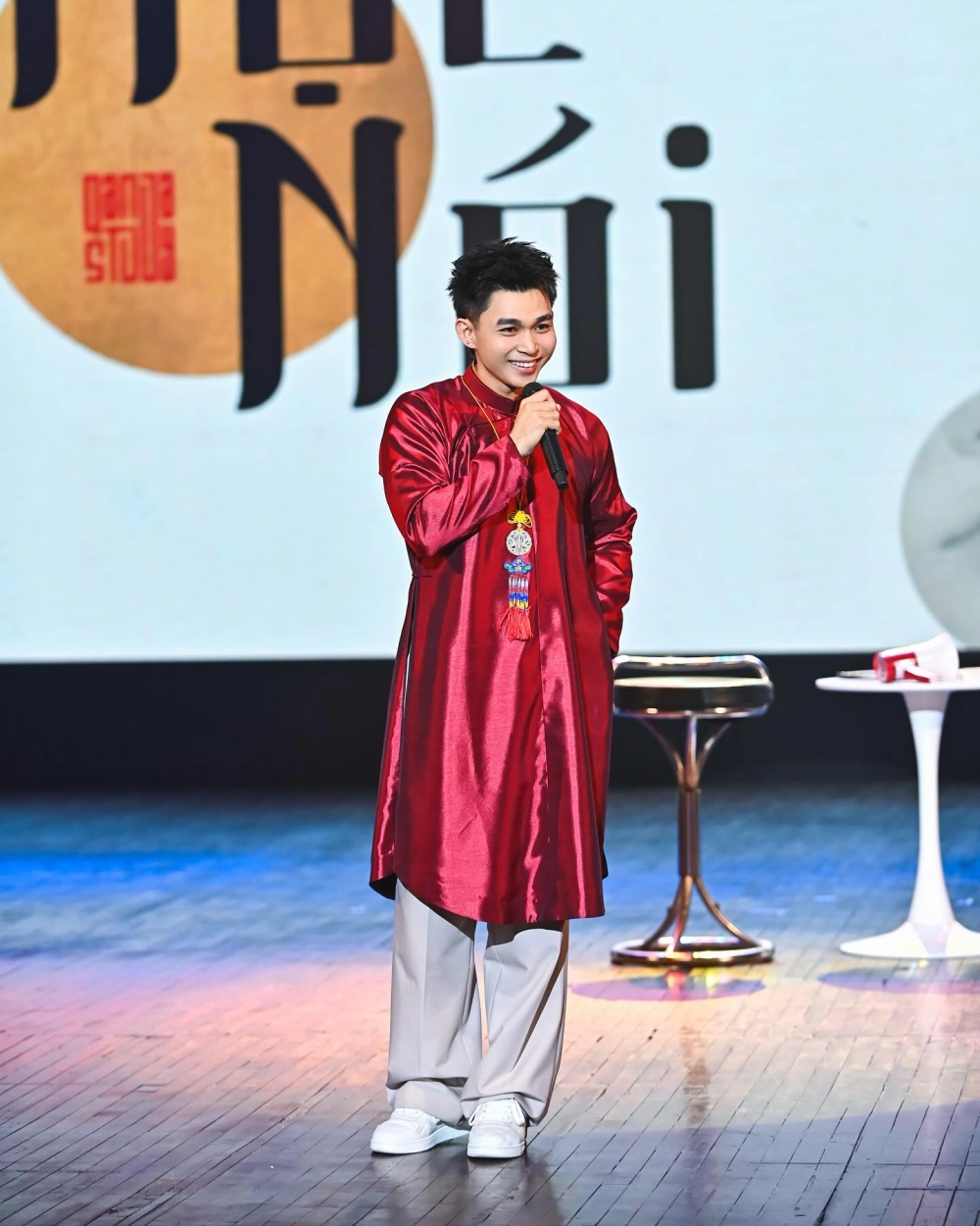 Podcast Jun Phạm chia sẻ góc nhìn độc đáo