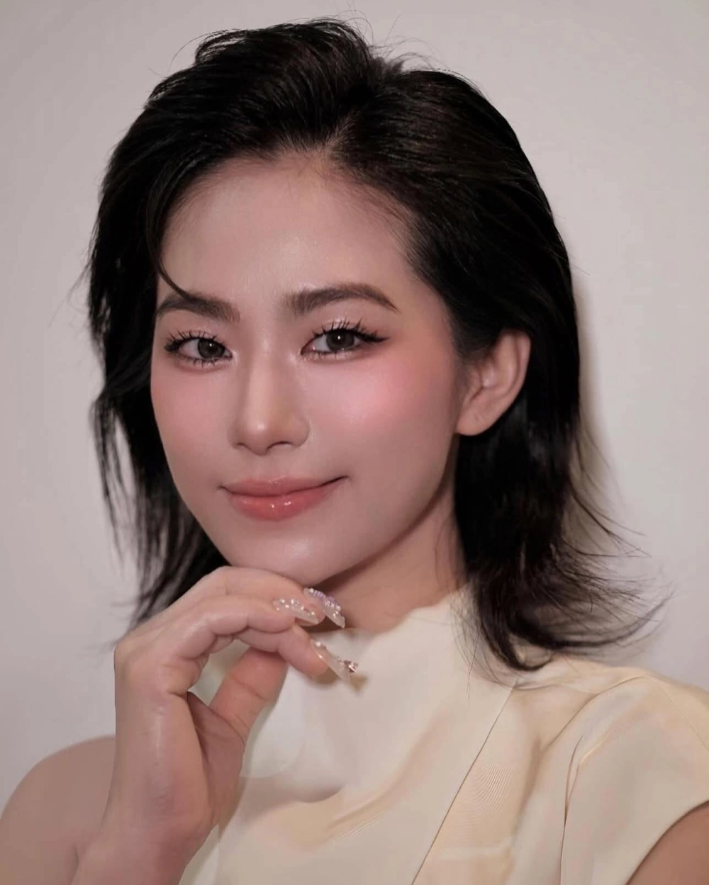Cùng thưởng thức ca khúc Lương Bích Hữu người lạ từng yêu và cảm nhận sự da diết trong lời hát