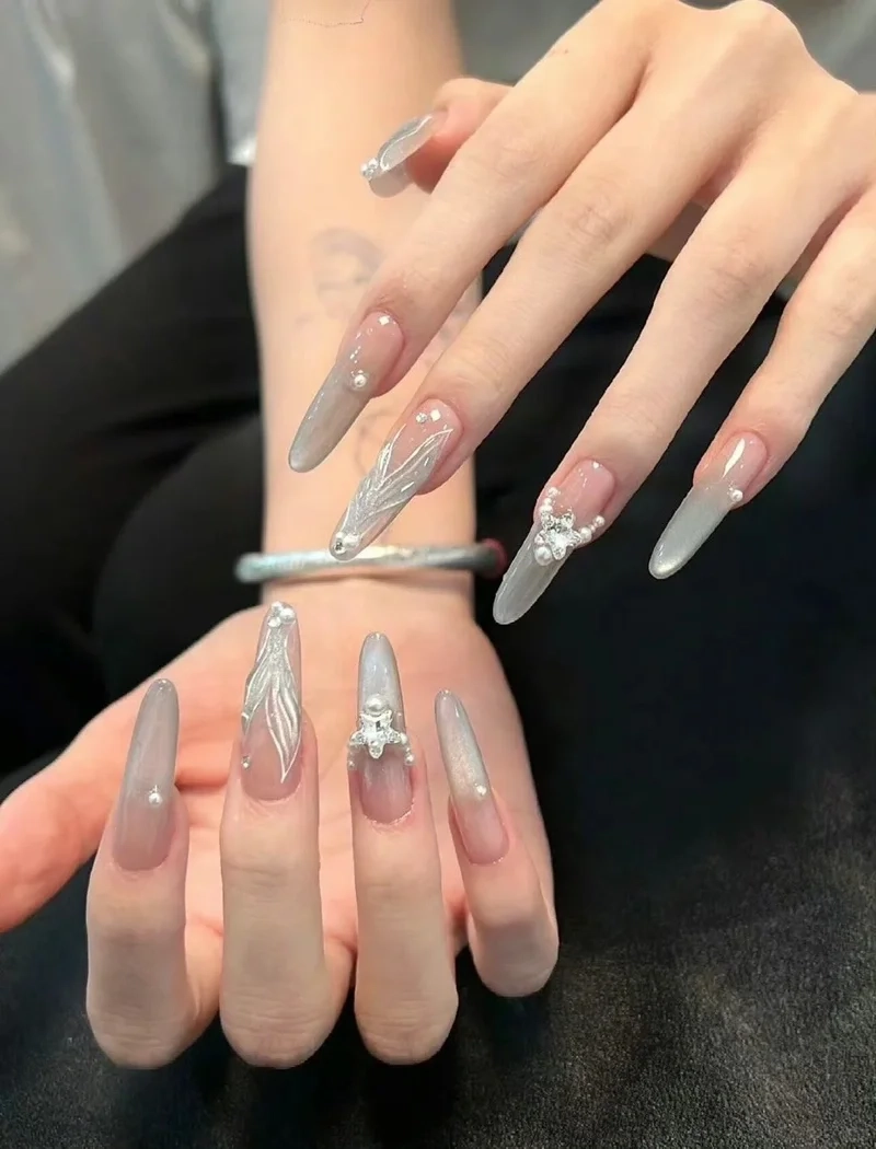 Thử ngay móng tết xinh để F5 phong cách ngày xuân