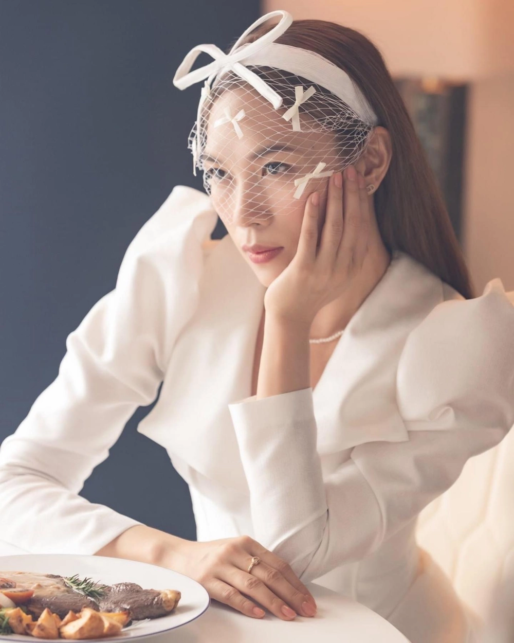 Mỹ Tâm hẹn ước từ hư vô là một trong những ca khúc nổi bật của cô, với giai điệu da diết