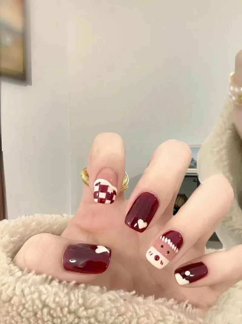 Tổng hợp hot trend các mẫu nail noel năm nay