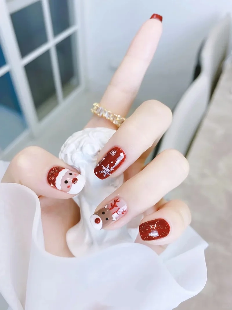 Gợi ý hình nail noel dễ thương cực hợp team bánh bèo