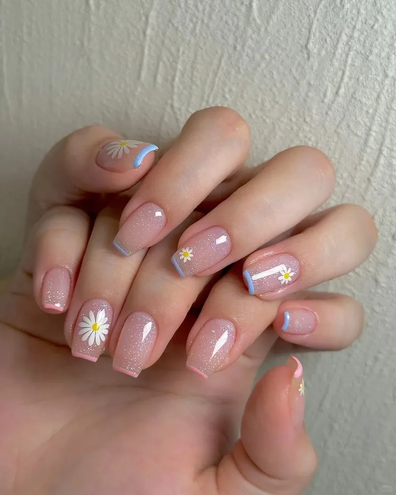 Hoa nhí nail xinh xắn, phù hợp cho mọi phong cách
