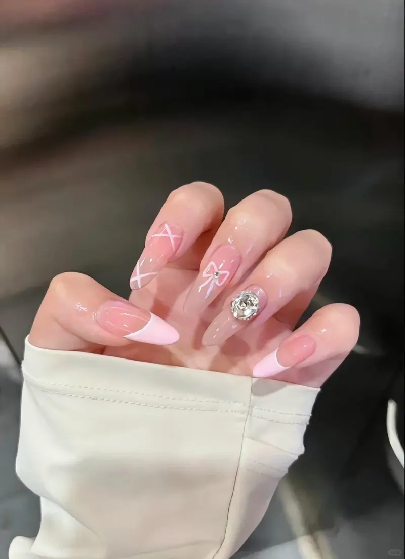 Biến hóa phong cách với mẫu móng form tròn cực kỳ ấn tượng