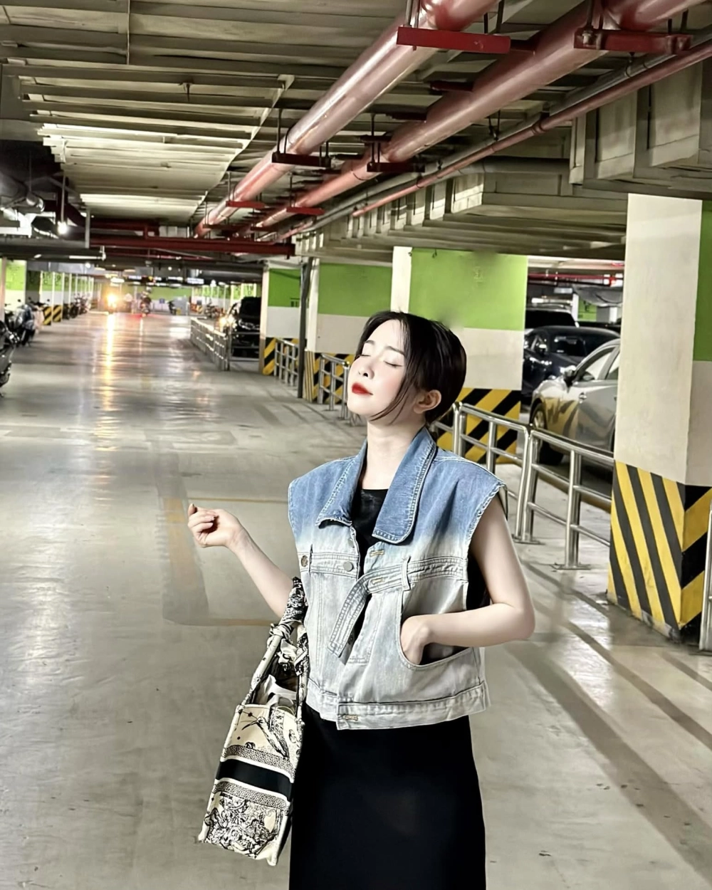 Chị đẹp quỳnh nga luôn nổi bật với vẻ ngoài cuốn hút và tài năng