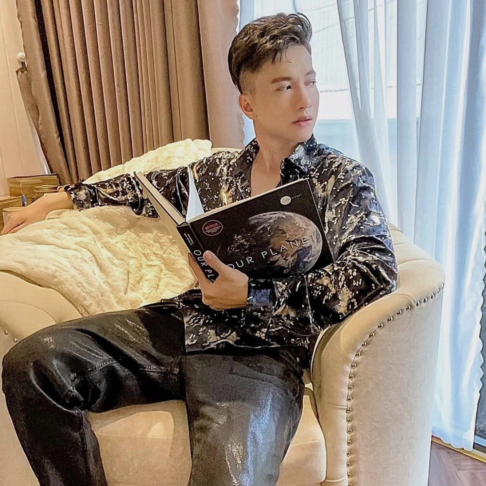 Tên thật của S.T Sơn Thạch là Nguyễn Sơn Thạch.