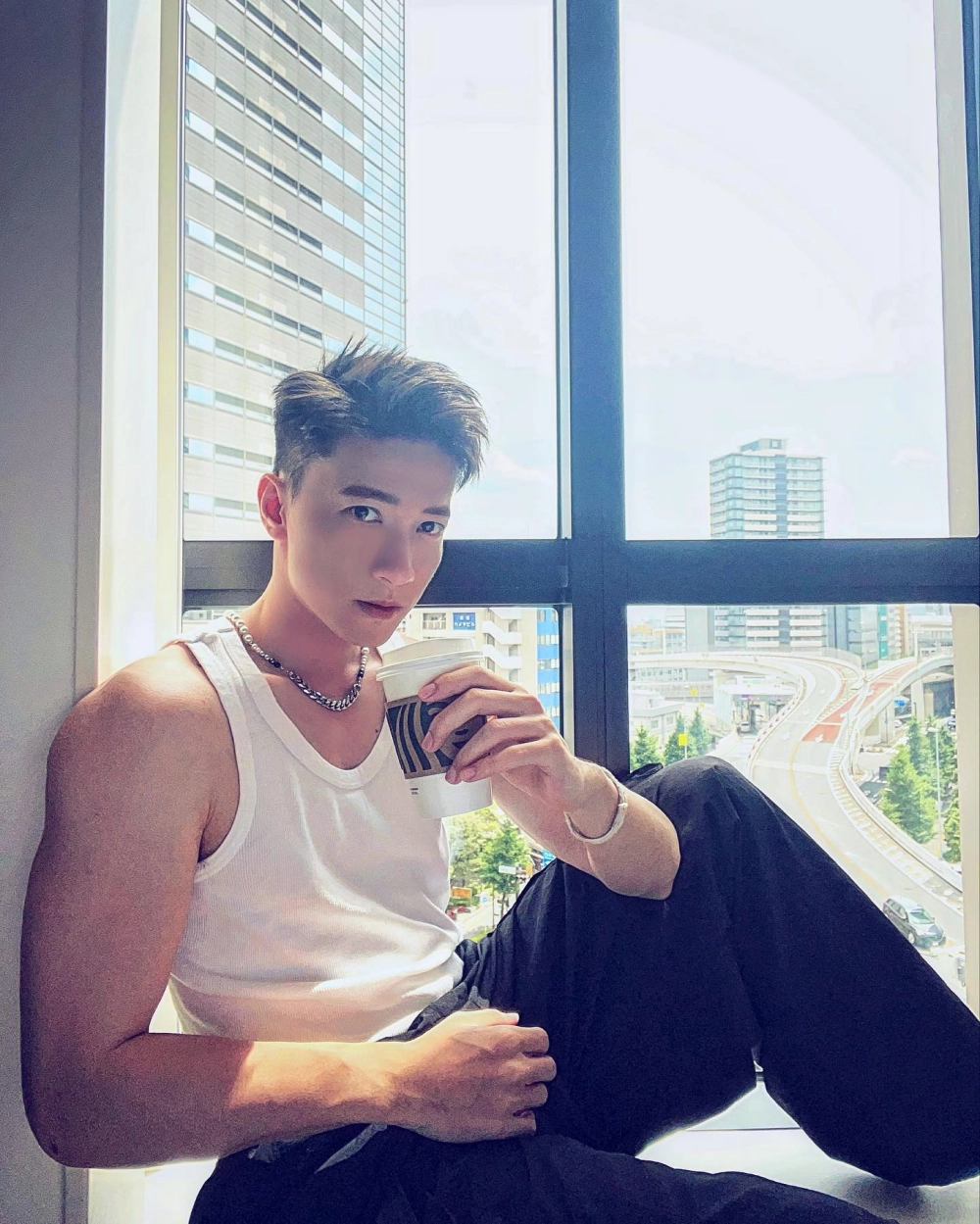 S.T Sơn Thạch nhanh như chớp là một chương trình truyền hình anh tham gia