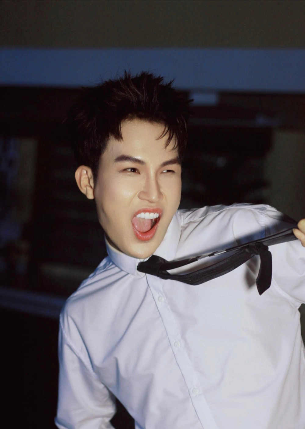 Nghe và hát Tiêu Minh Phụng karaoke với beat chất lượng cao.