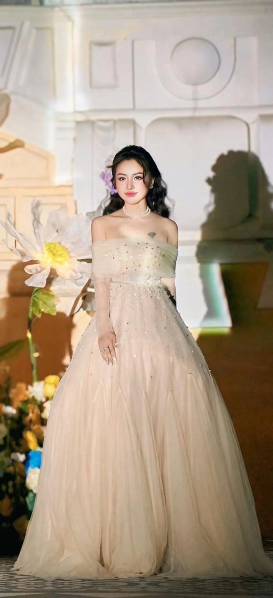 Thanh Vân Hugo là một diễn viên tài năng, nổi bật với nhiều vai diễn ấn tượng trong các bộ phim Việt