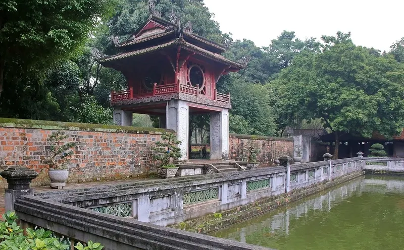 Du lịch văn miếu quốc tử giám để khám phá vẻ đẹp hào hùng của di tích