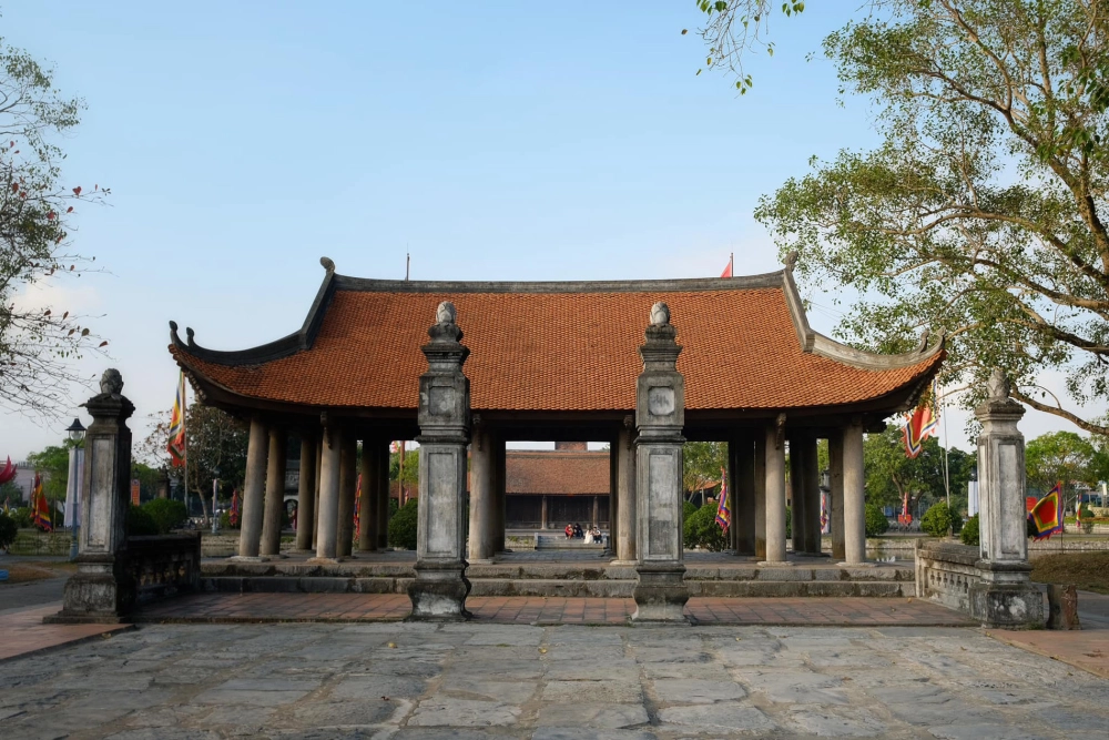 Kiến trúc Chùa Keo độc đáo tinh xảo bằng gỗ lim quý