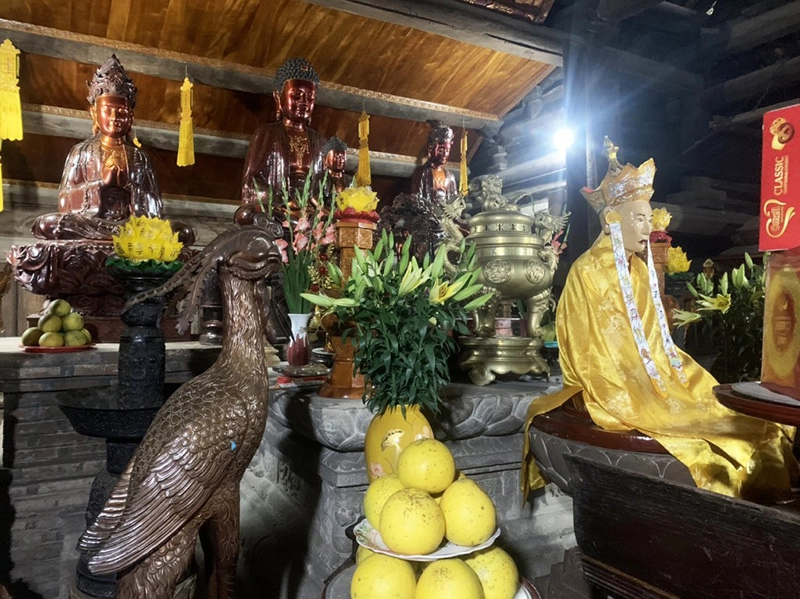 Hội Chùa Thầy sôi động đầy sắc màu văn hóa