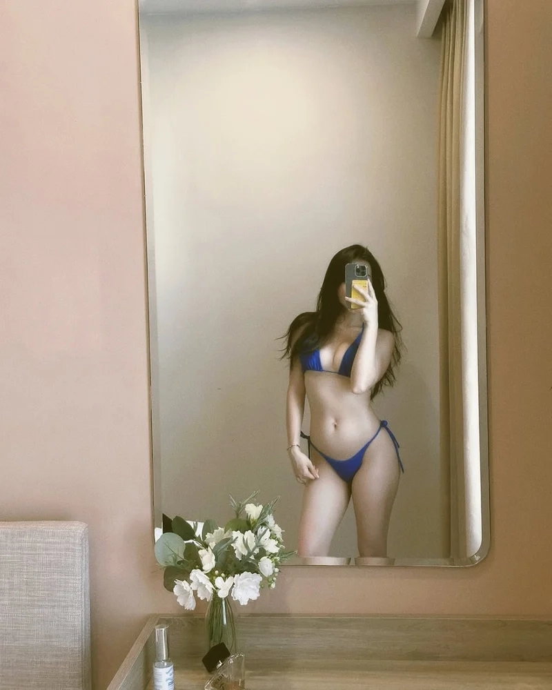 Hình mặc bikini luôn là lựa chọn hot trong mùa hè