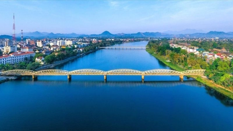 Cầu Trường Tiền ở đâu nằm trên sông Hương Huế mộng