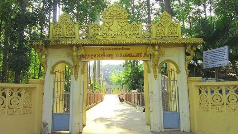 Cảnh quan Chùa Âng Trà Vinh thanh tịnh giữa thiên nhiên