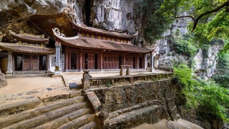 Chùa Bích Động Ninh Bình ngôi chùa cổ linh thiêng nổi tiếng