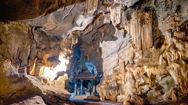 Du lịch Chùa Bích Động hành trình khám phá Tràng An kỳ bí