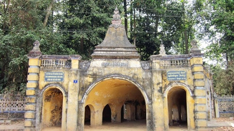 Lịch sử hình thành Chùa Hang Trà Vinh