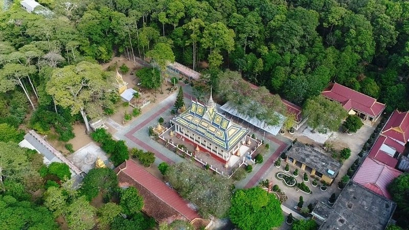 Chùa Hang Trà Vinh ảnh lưu giữ nét đẹp Khmer cổ kính