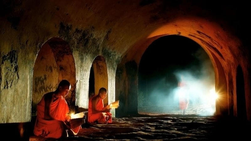 Thiên nhiên Chùa Hang Trà Vinh hòa quyện không gian Phật giáo