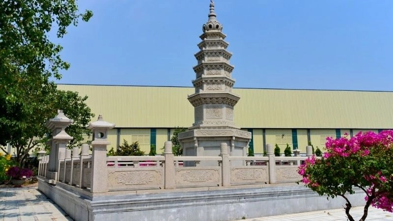 Chùa Hộ Pháp nằm ở đâu tọa lạc giữa miền biển xanh