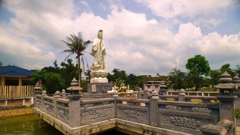 Chùa Hoằng Phúc cổ nhất miền Trung linh thiêng huyền thoại