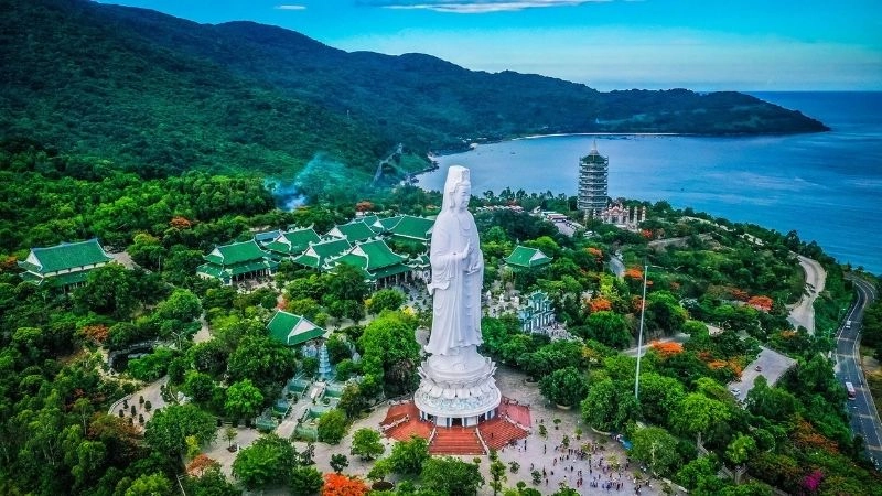 Hình ảnh chùa Linh Ứng đẹp ngỡ ngàng 
