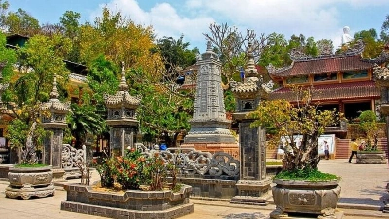 Chùa Long Sơn Nha Trang ngôi chùa nổi tiếng bậc nhất