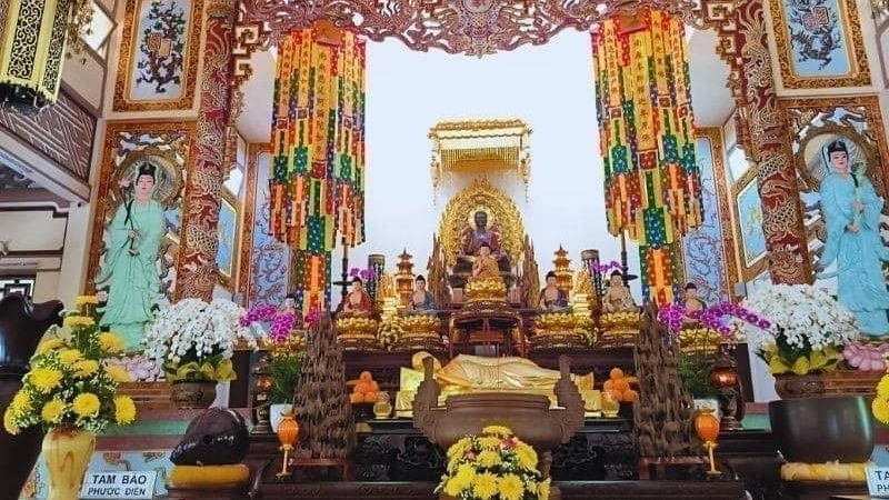 Chùa Long Sơn kiến trúc độc đáo đậm nét Á Đông cổ kính