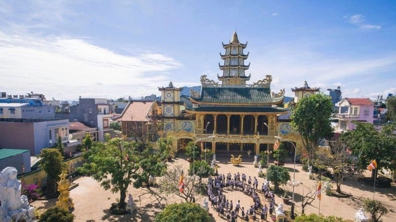 Hình ảnh Chùa Phước Huệ thu hút mọi ánh nhìn