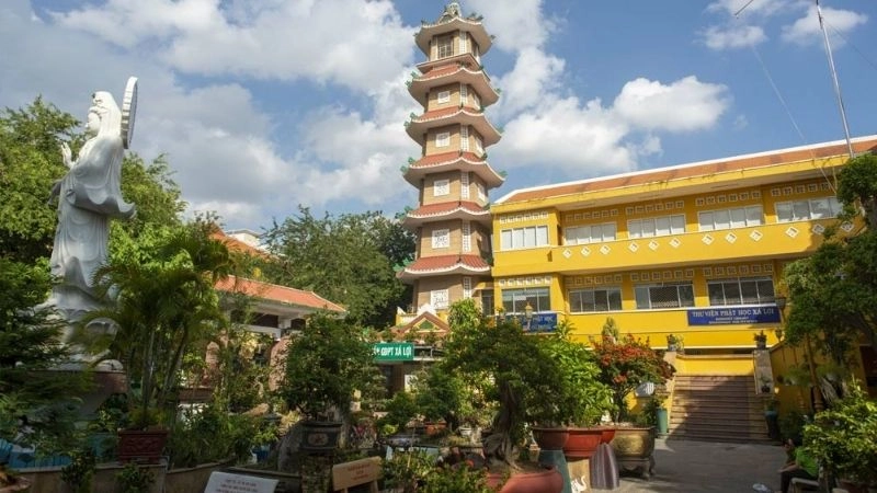 Kiến trúc Chùa Xá Lợi cổ kính hài hòa nét hiện đại