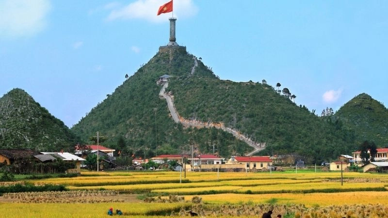 Cột cờ Lũng Cú Hà Giang biểu tượng thiêng liêng của Tổ quốc