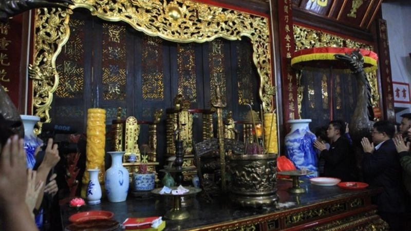 Câu đối đền Bão Lộc tôn vinh công đức tiền nhân nhà Trần