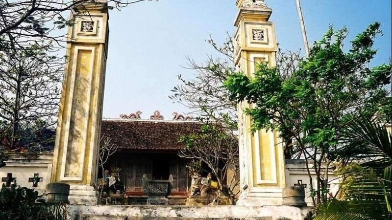 Trải nghiệm cá nhân khi thăm đền Cuông